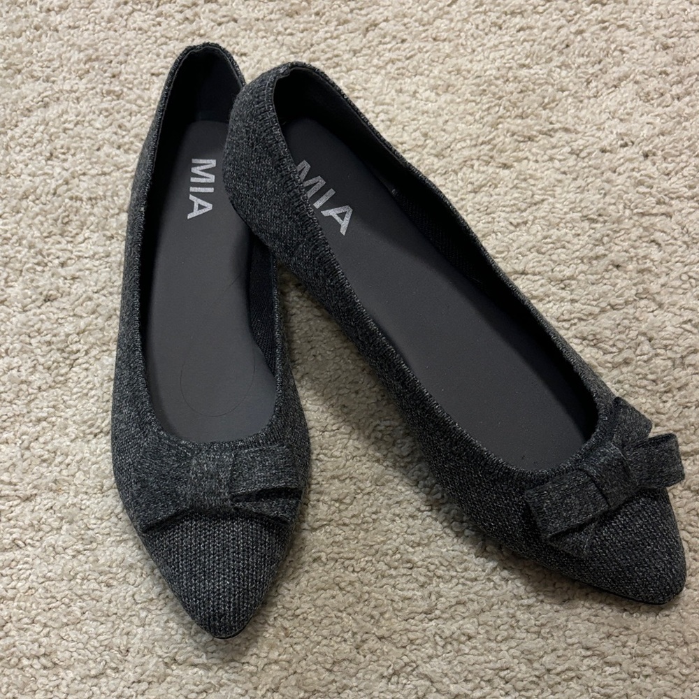 MIA Women's Pointed Toe Bow Flats in Charcoal Gray